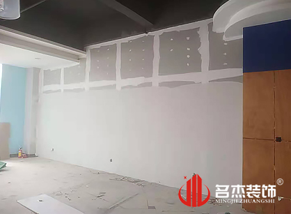 巡工地日記，佛山宏威路服裝展廳裝修項(xiàng)目進(jìn)行中